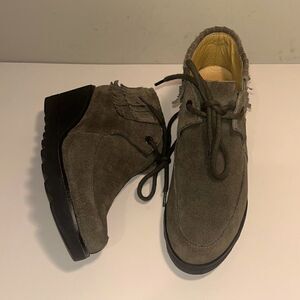 Bussola green suede leather 2” wedge  booties w/ fringes